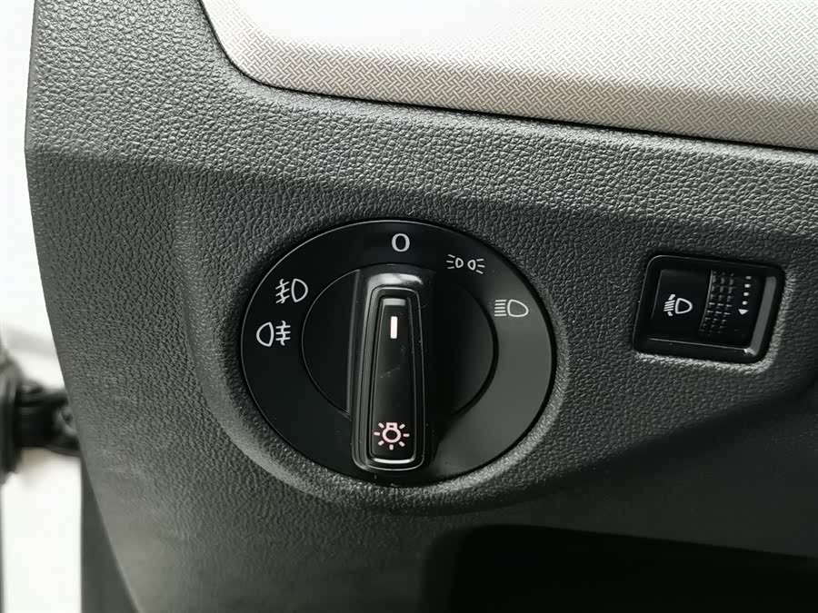 Volkswagen Lavida 2016 car image #22