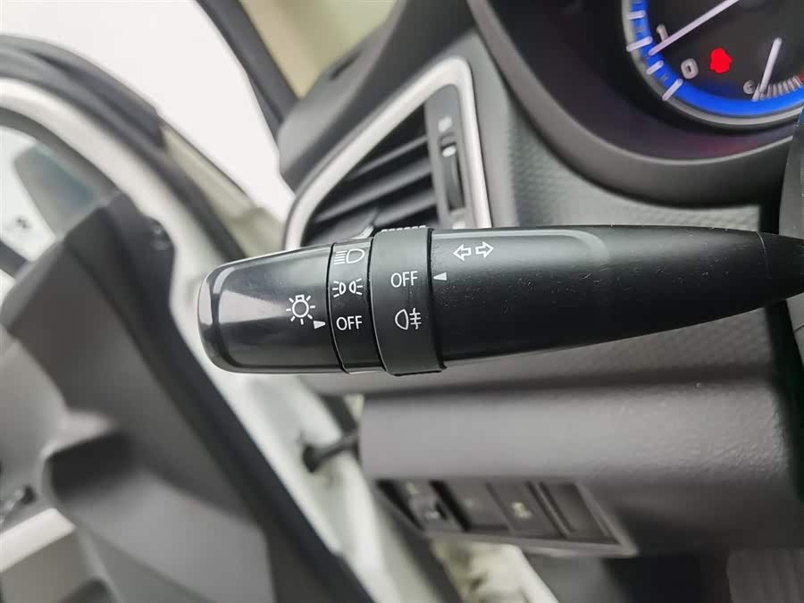 Suzuki S-Cross 2014 صورة سيارة #22