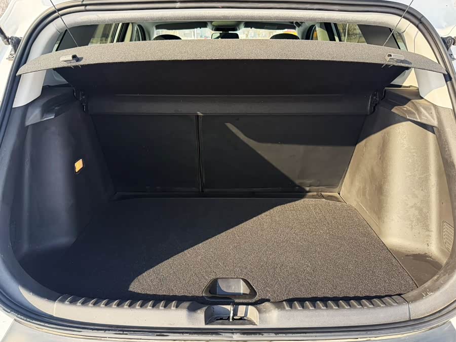 Chevrolet Tracker 2022 imagen de coche #22