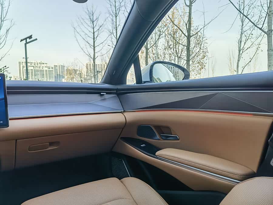 BYD HanL 2025 #22 BYD HanL 2025 car image #22