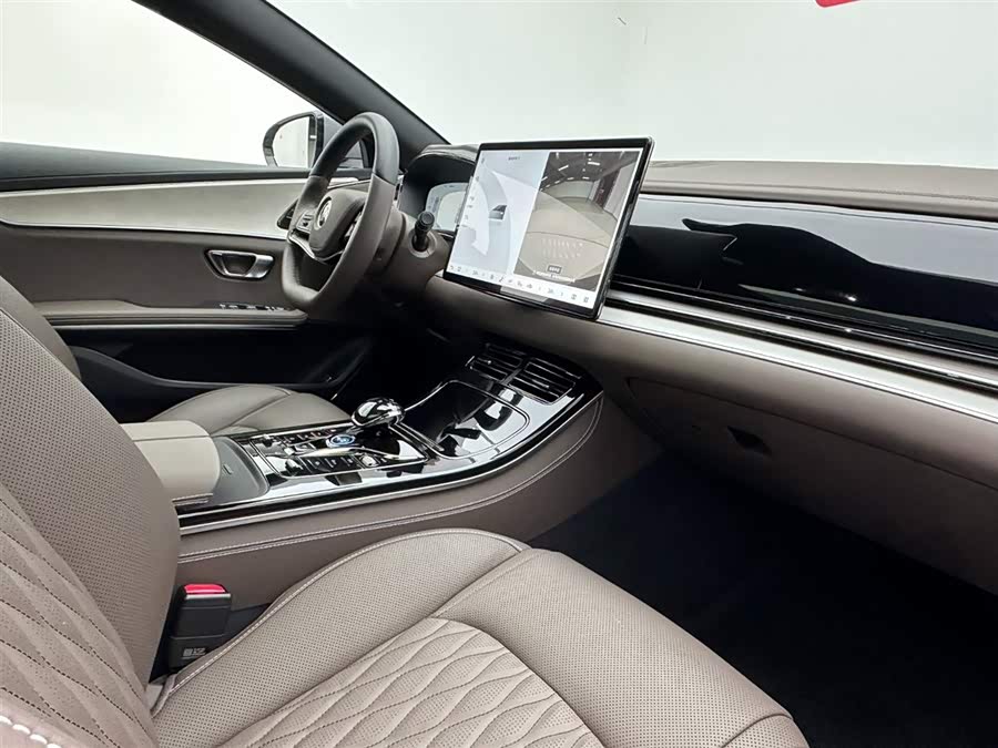 BYD Han 2025 car image #22