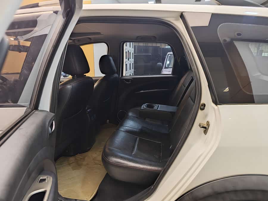 Forthing JOYEAR X5 2011 car image #22