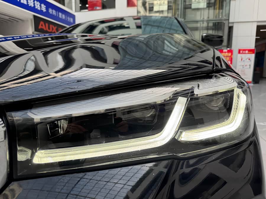 BMW 5 Series 2022 car image #22