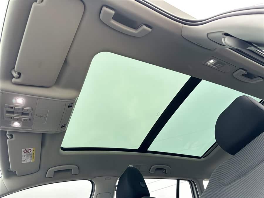 Volkswagen Golf (Imported) 2020 car image #22