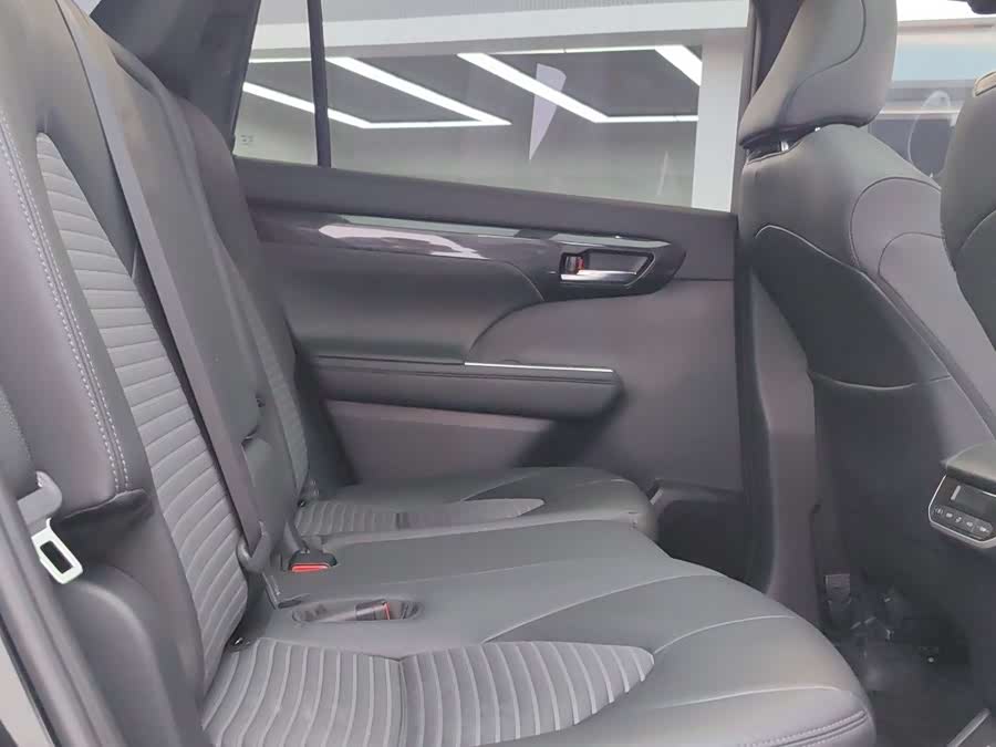 Toyota Crown Kluger 2022 car image #22