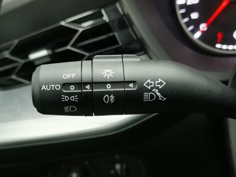 MG 5 2025 car image #22