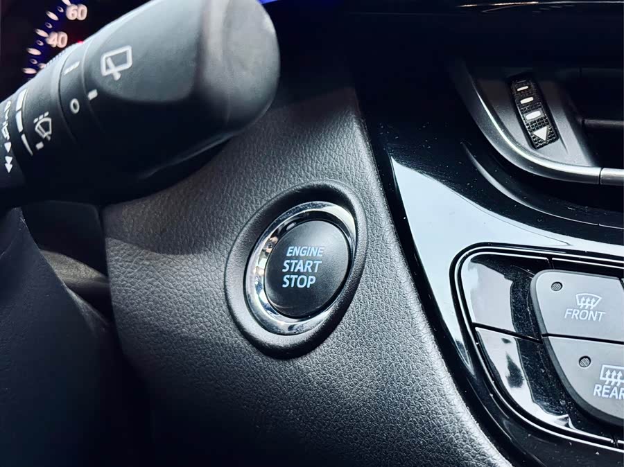 Toyota C-HR 2020 immagine di auto #22