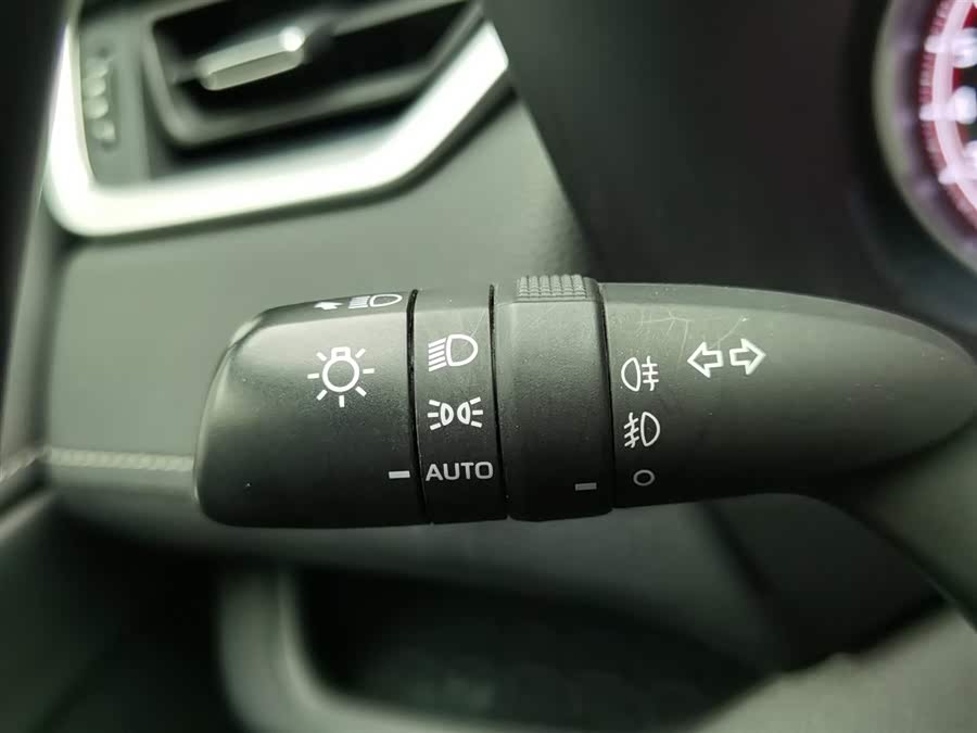 Toyota RAV4 2022 car image #22