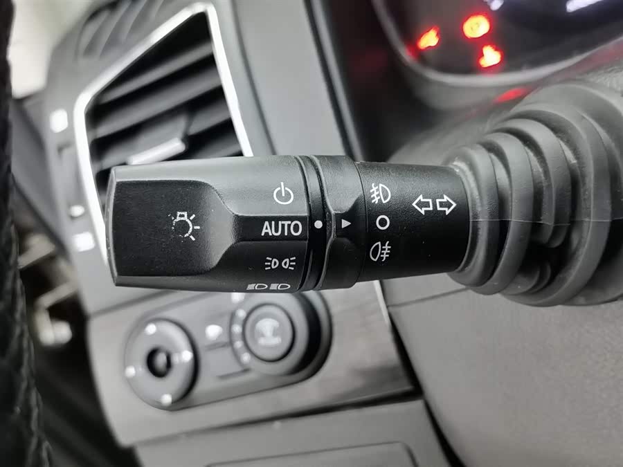 Chevrolet Captiva 2016 imagem de carro #22