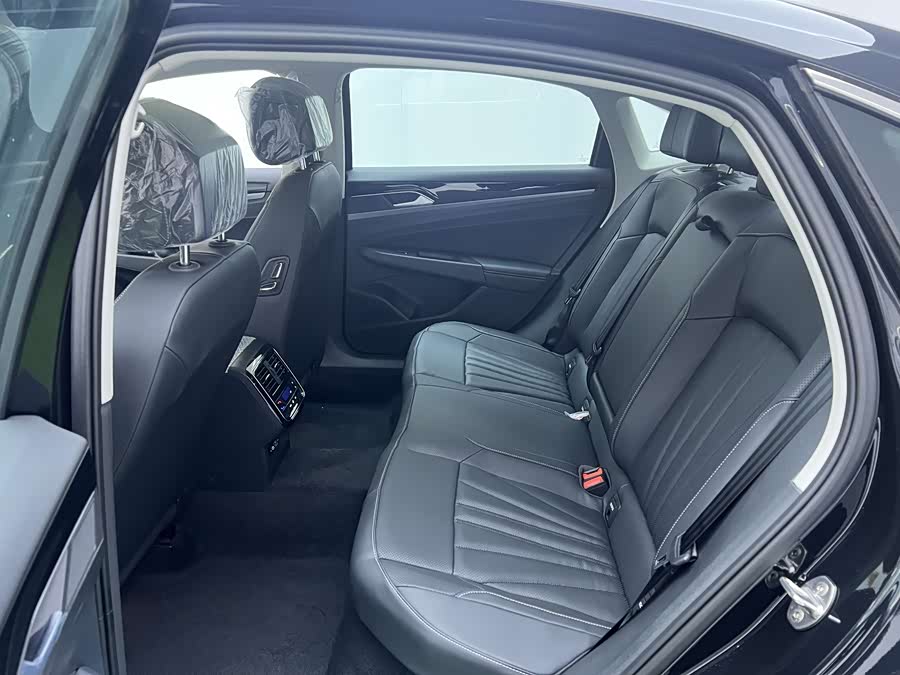 Volkswagen Passat car image #22