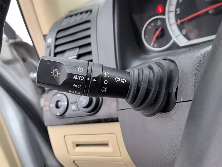 Chevrolet Captiva (Imported) 2010 car image #22