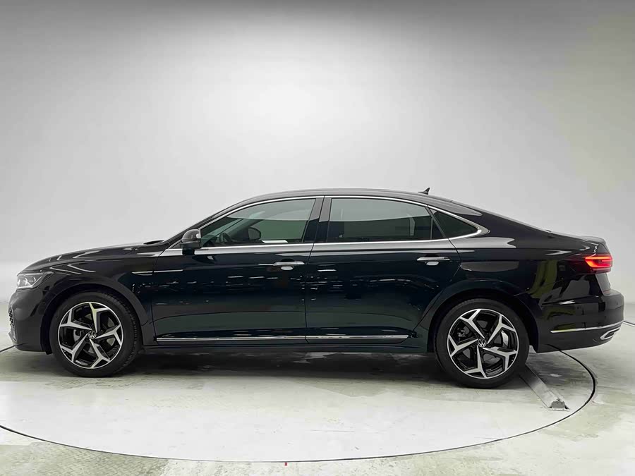 Volkswagen Passat 2023 #22 Volkswagen Passat 2023 car image #22
