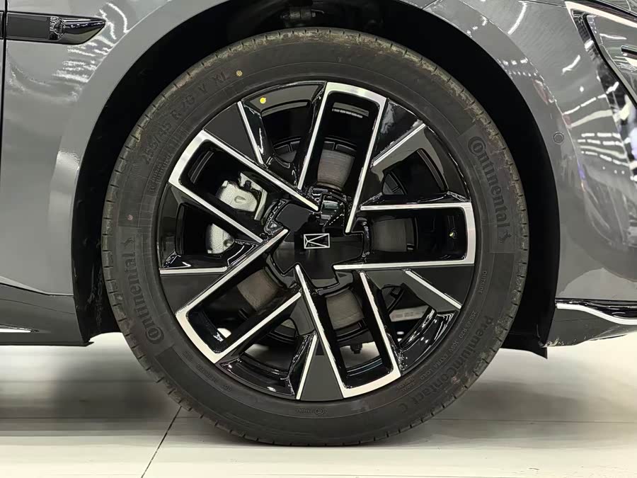 Avatr 06 2025 car image #22