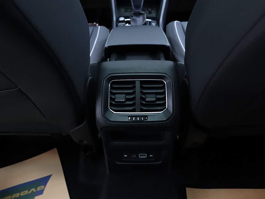 Volkswagen Tiguan L 2021 car image #22