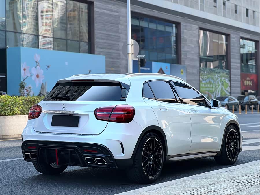 Mercedes-Benz GLA AMG 2016 صورة سيارة #22