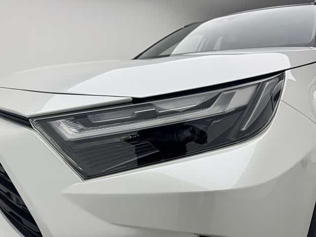 Toyota RAV4 2024 car image #22