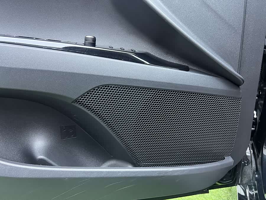 Toyota Camry 2025 car image #22