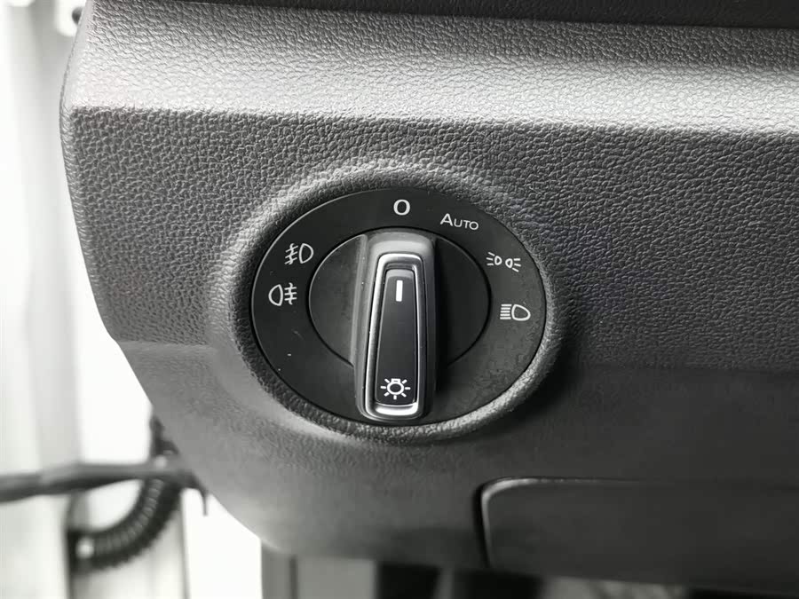Volkswagen T-Roc 2026 car image #22