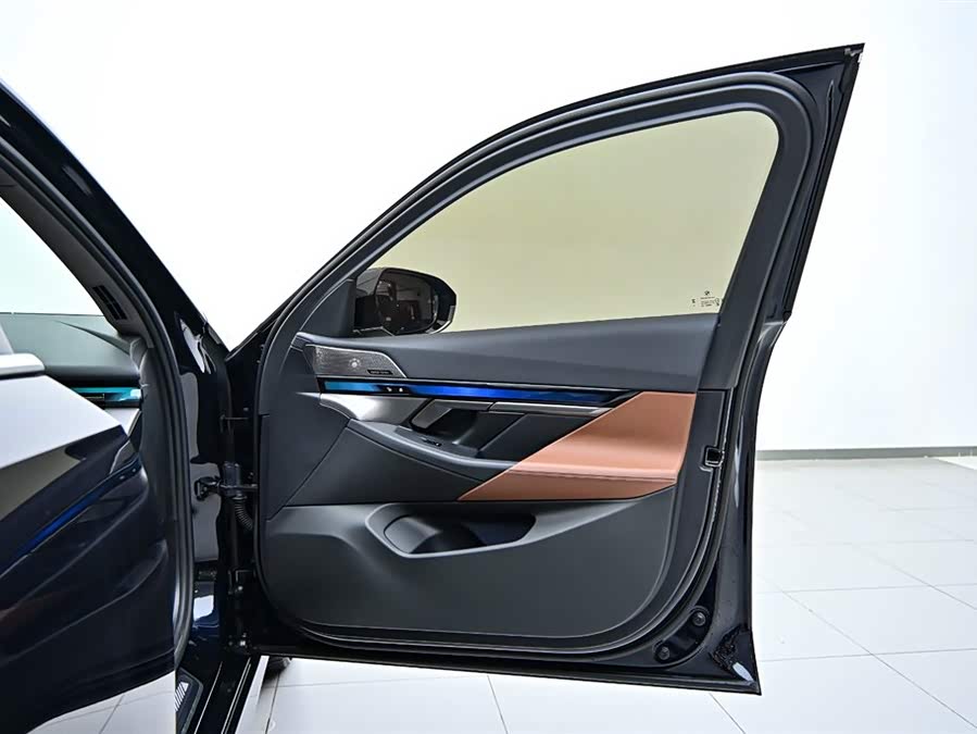 BMW 5 Series 2024 car image #22