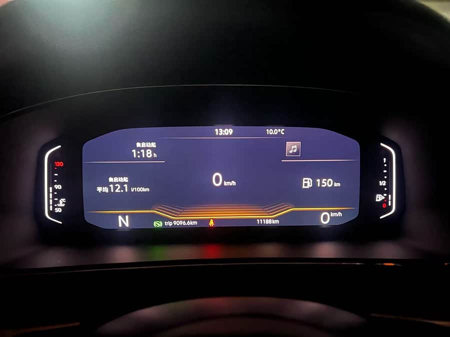 Volkswagen Passat 2025 car image #22