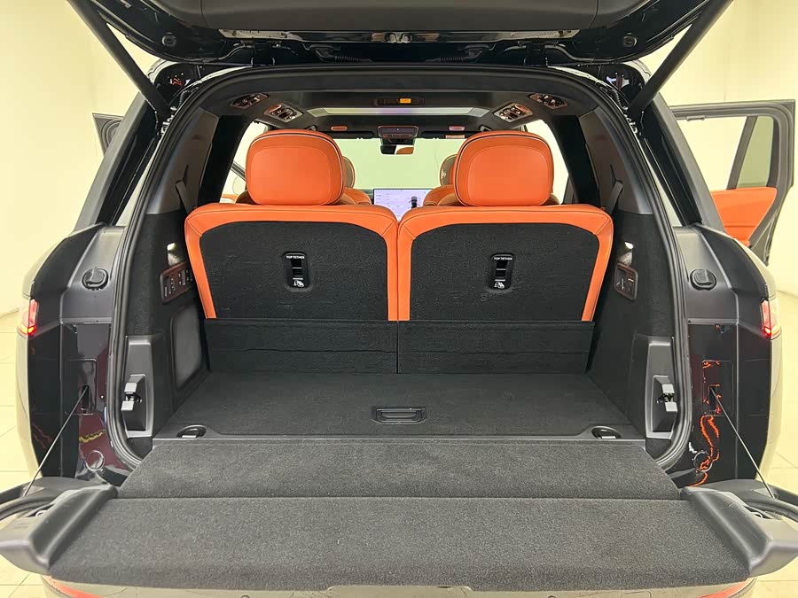Lynk & Co 900 2025 car image #22