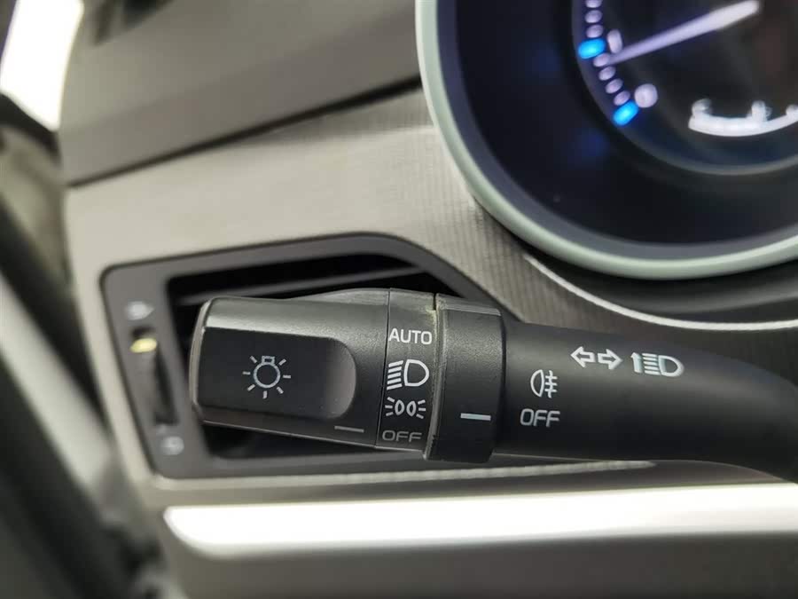 GEELY Emgrand 2016 car image #22