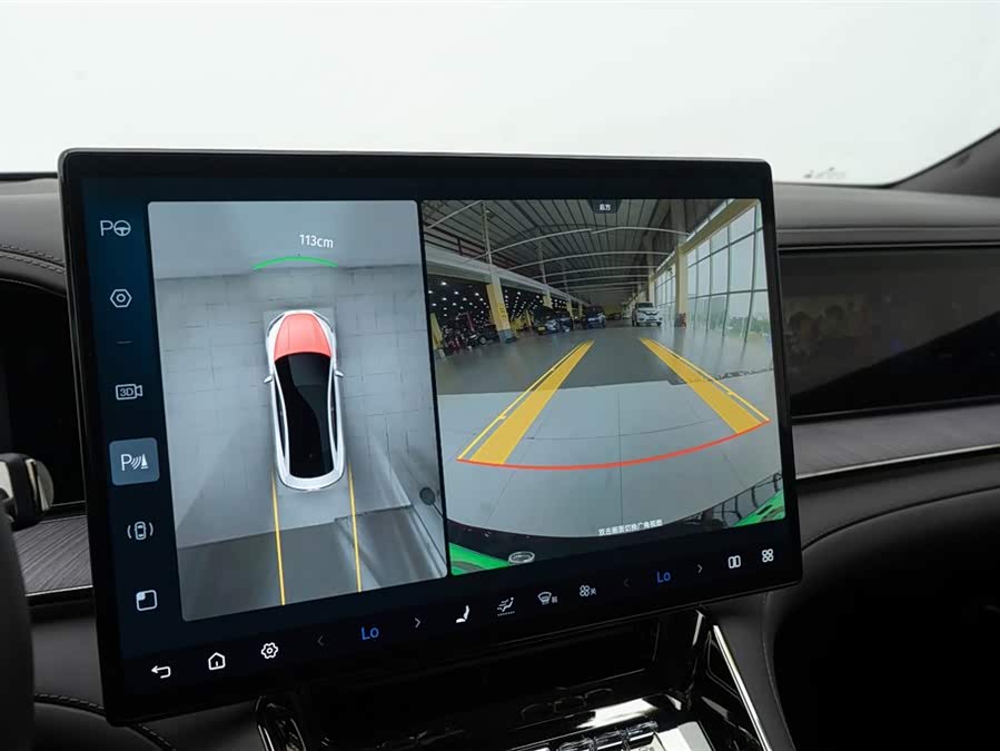 Denza Z9 2024 car image #22