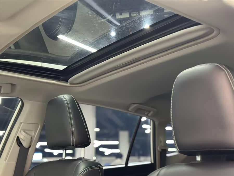 Toyota RAV4 2019 car image #22