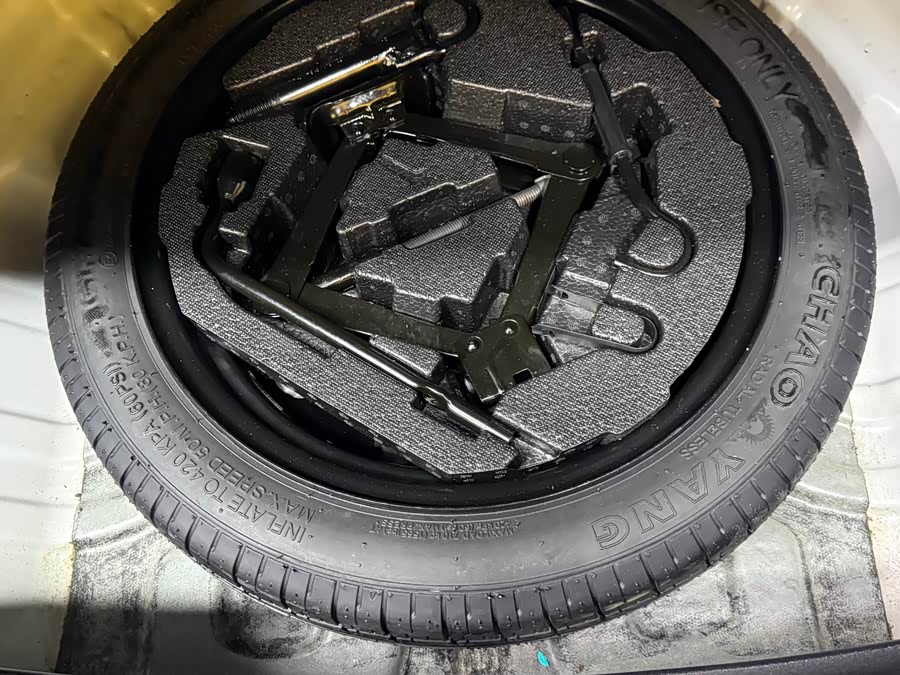 Changan UNI-V 2023 صورة سيارة #22