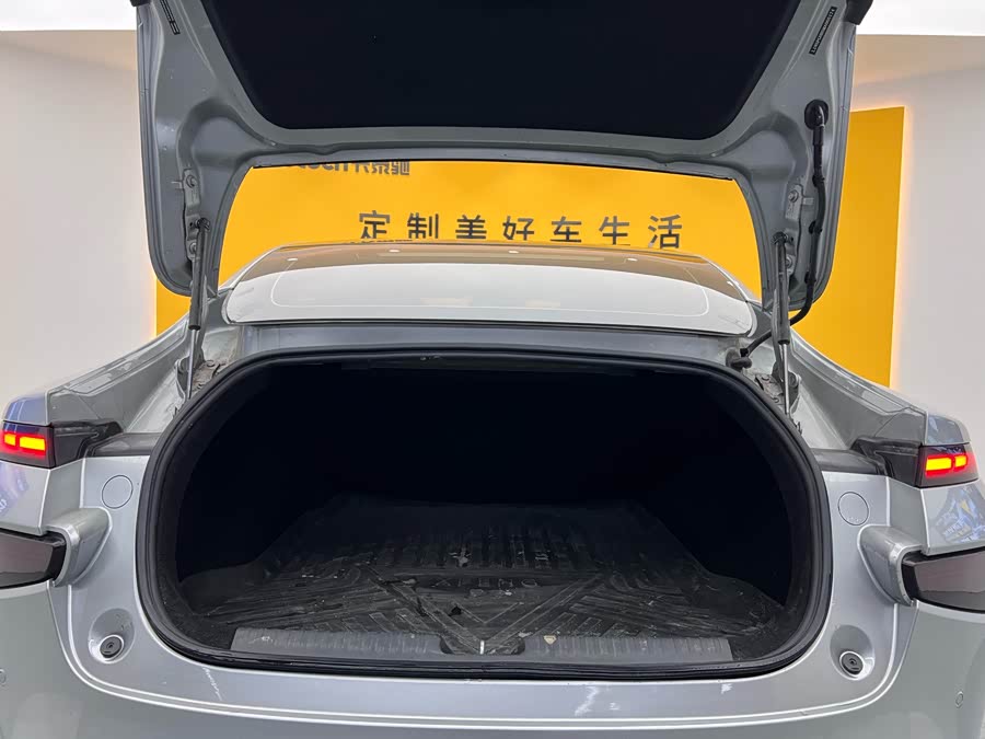 Xpeng P7 2021 صورة سيارة #22