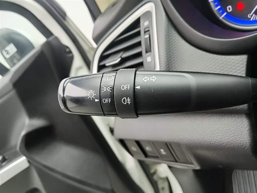 Suzuki S-Cross 2015 صورة سيارة #22