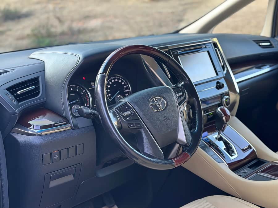 Toyota Alphard 2017 car image #22
