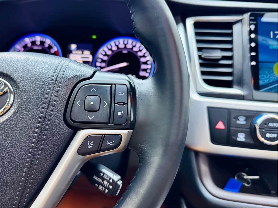 Toyota Highlander 2020 car image #22