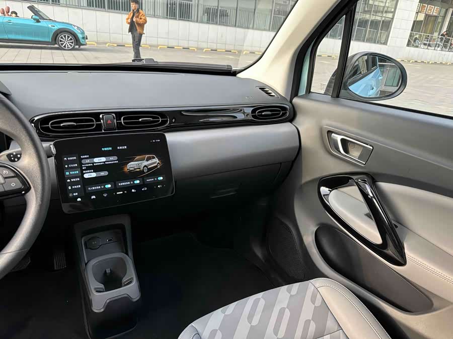 零跑汽车 零跑T03 2025 汽车图片 #22