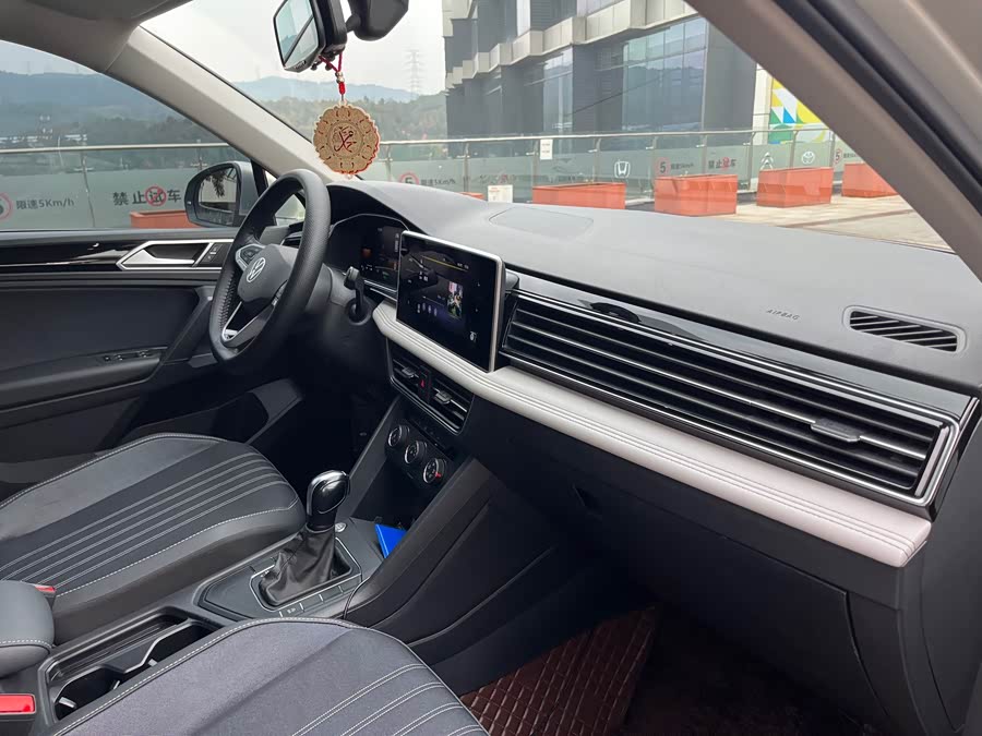Volkswagen Tiguan L 2021 car image #22