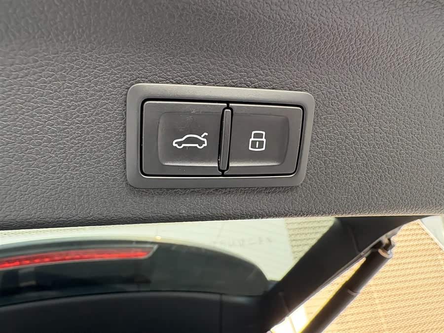 Audi Q3 2023 car image #22