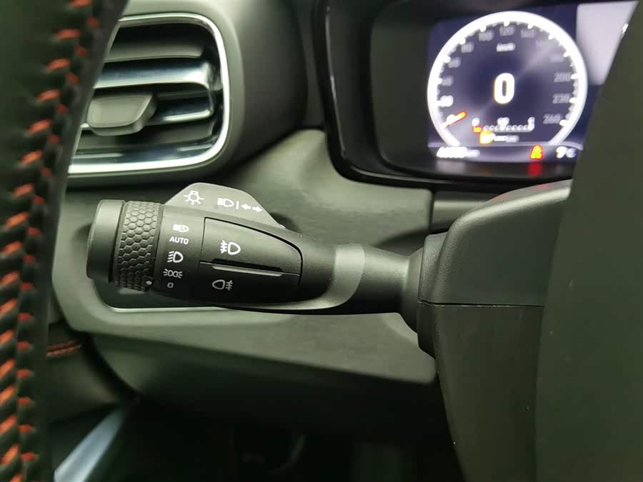 Lynk & Co 02 2019 car image #22