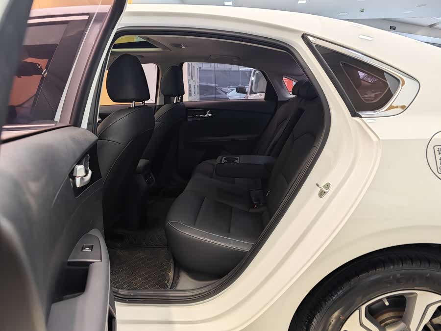 Kia K3 2020 imagen de coche #22