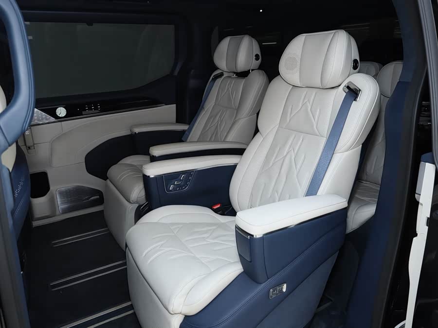 极氪 极氪009 2025 汽车图片 #22