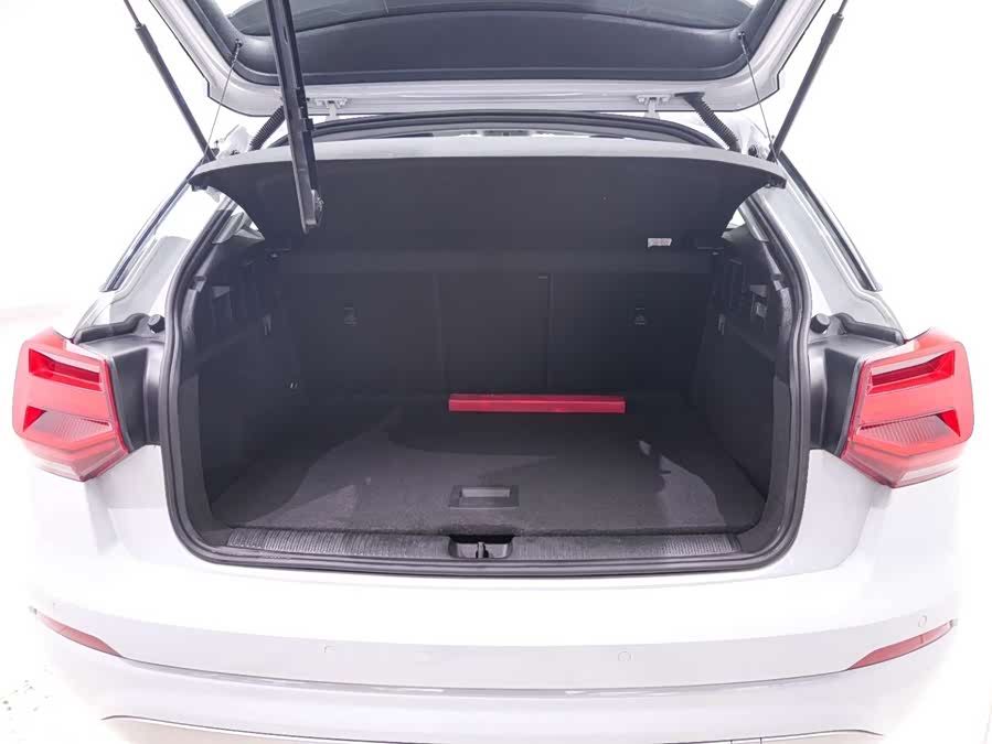 Audi Q2L 2021 immagine di auto #22