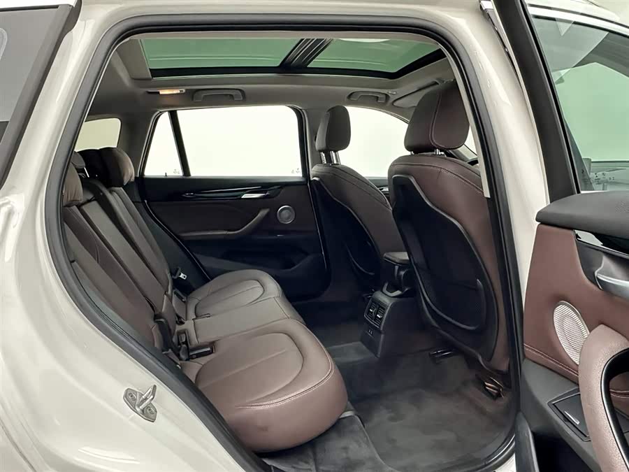 BMW X1 2022 car image #22