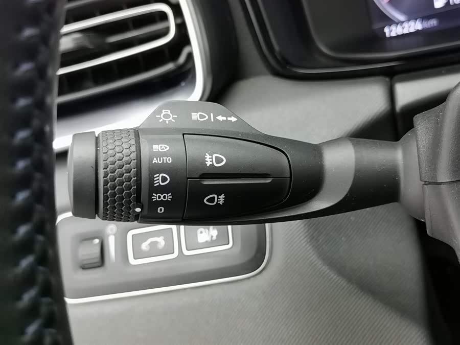 Lynk & Co 01 EM-P 2018 car image #22