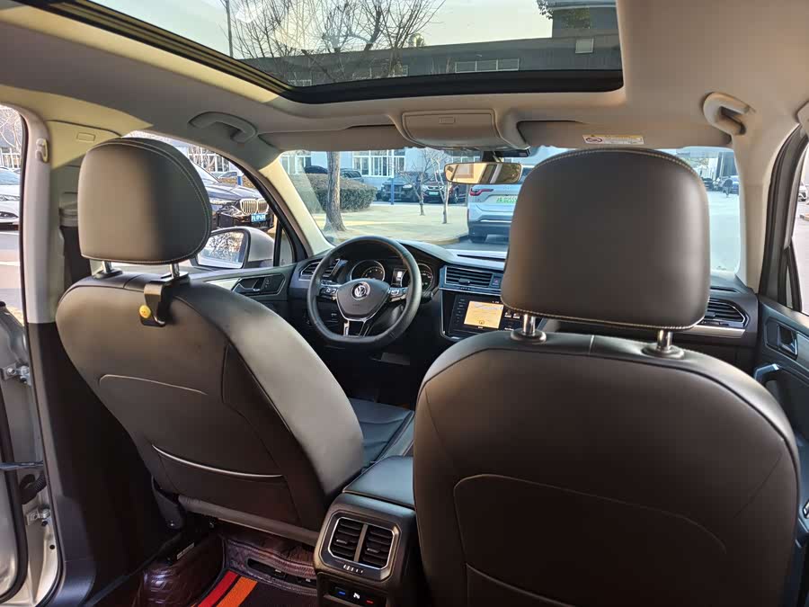 Volkswagen Tiguan L 2019 изображение автомобиля #22