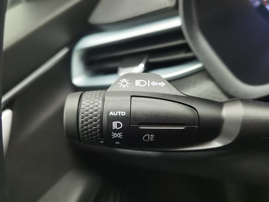GEELY Emgrand 2025 car image #22