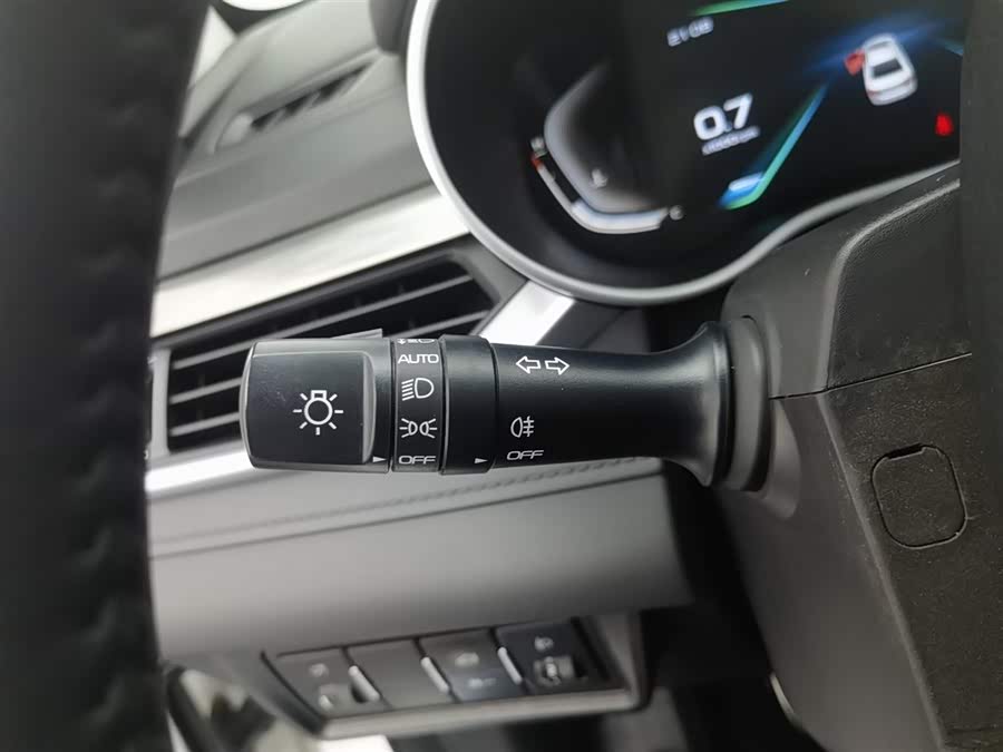 GEELY Emgrand 2019 car image #22