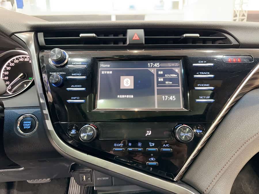 Toyota Camry 2018 immagine di auto #22