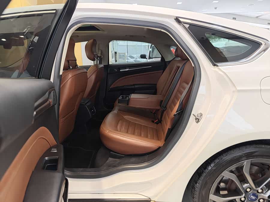 Ford Mondeo 2018 imagem de carro #22