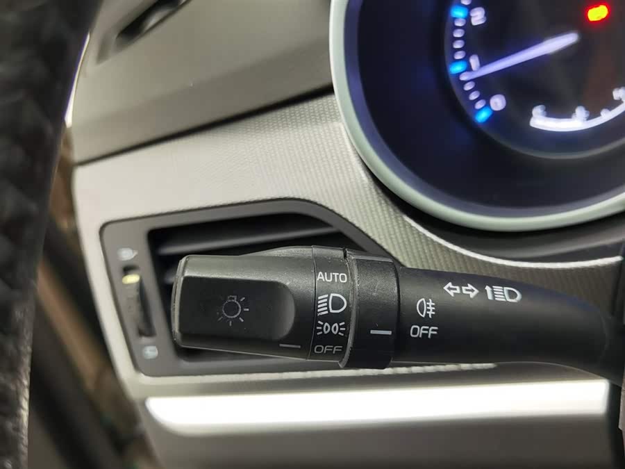 GEELY Emgrand 2017 car image #22