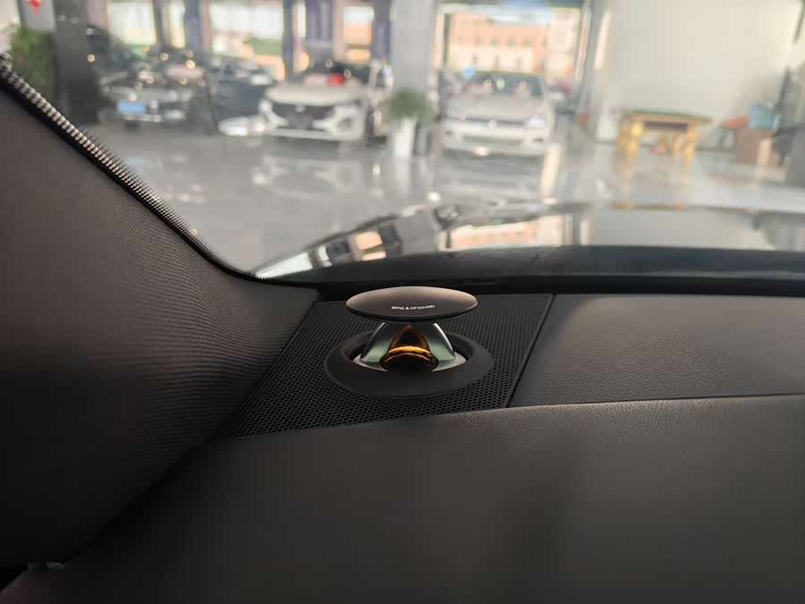 Audi A6L 2024 car image #22