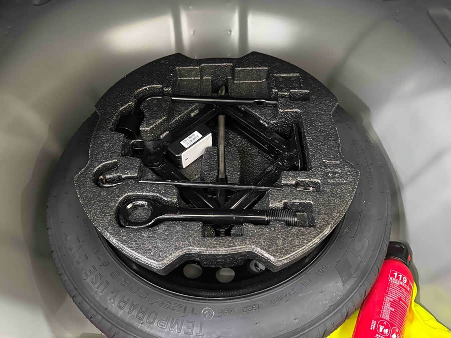 Hyundai Elantra 2022 immagine di auto #22